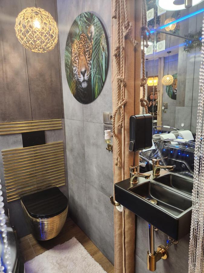 Warszawa Wola Wyjatkowe Studio Z Jacuzzi, Sauna I Fotelem Do Masazu - Exceptional Studio In Warsaw With Jacuzzi, Sauna And Massage Chair Buitenkant foto